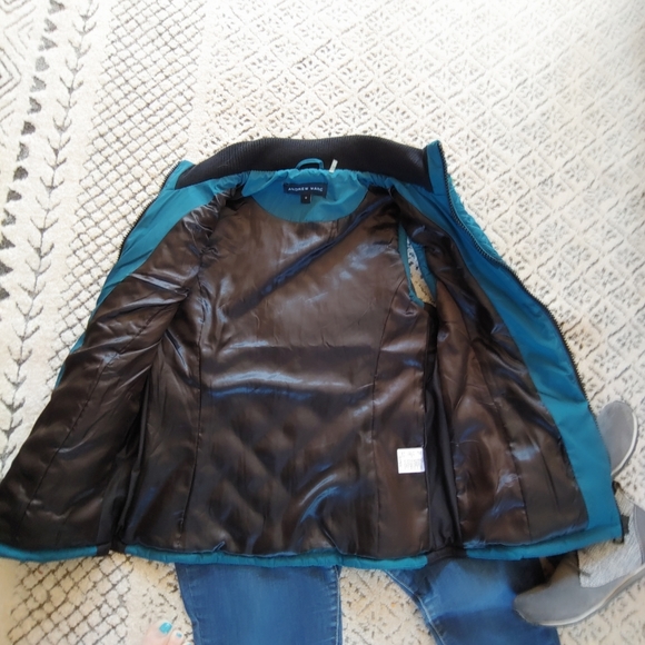 Andrew Marc Teal and Black Quilted Vest Jacket. - Picture 3 of 8
